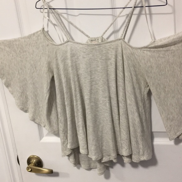 Flowy off the shoulder top - Picture 1 of 3